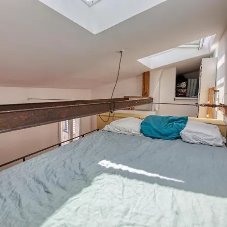 Apartment Hostnfly - Mezzanine Design Studio Near Buttes-chaumont